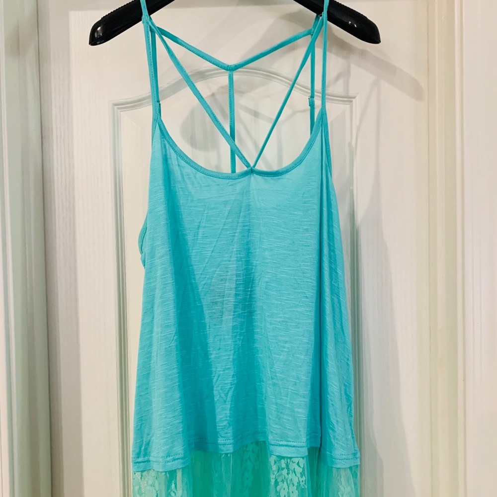 BNWT! Flowy tank top with eyelash lace bottom